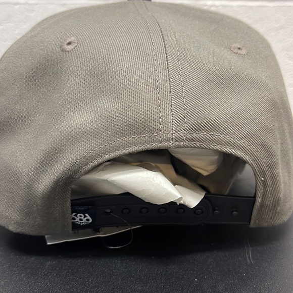 686 Line Snapback Hat - Picture 2 of 2